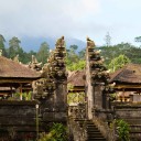Лерн о храме Пура Бесаких Матери на Бали, Индия.