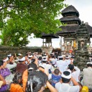 Lerne in 3 kurzen Lektionen die Geheimnisse des wunderbaren Uluwatu-Tempels auf Bali.